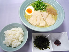 鶏白湯ラーメン